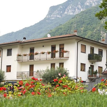 Affittacamere La Martina Vigano San Martino Esterno foto