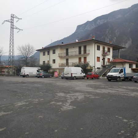 Affittacamere La Martina Vigano San Martino Esterno foto